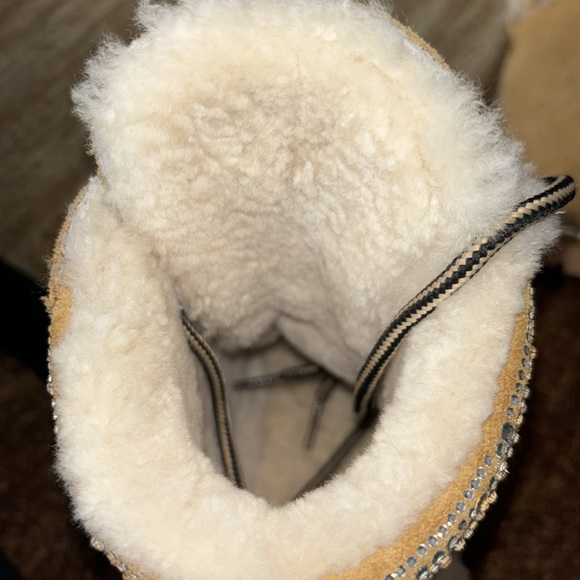 Ugg boots - Picture 7 of 9